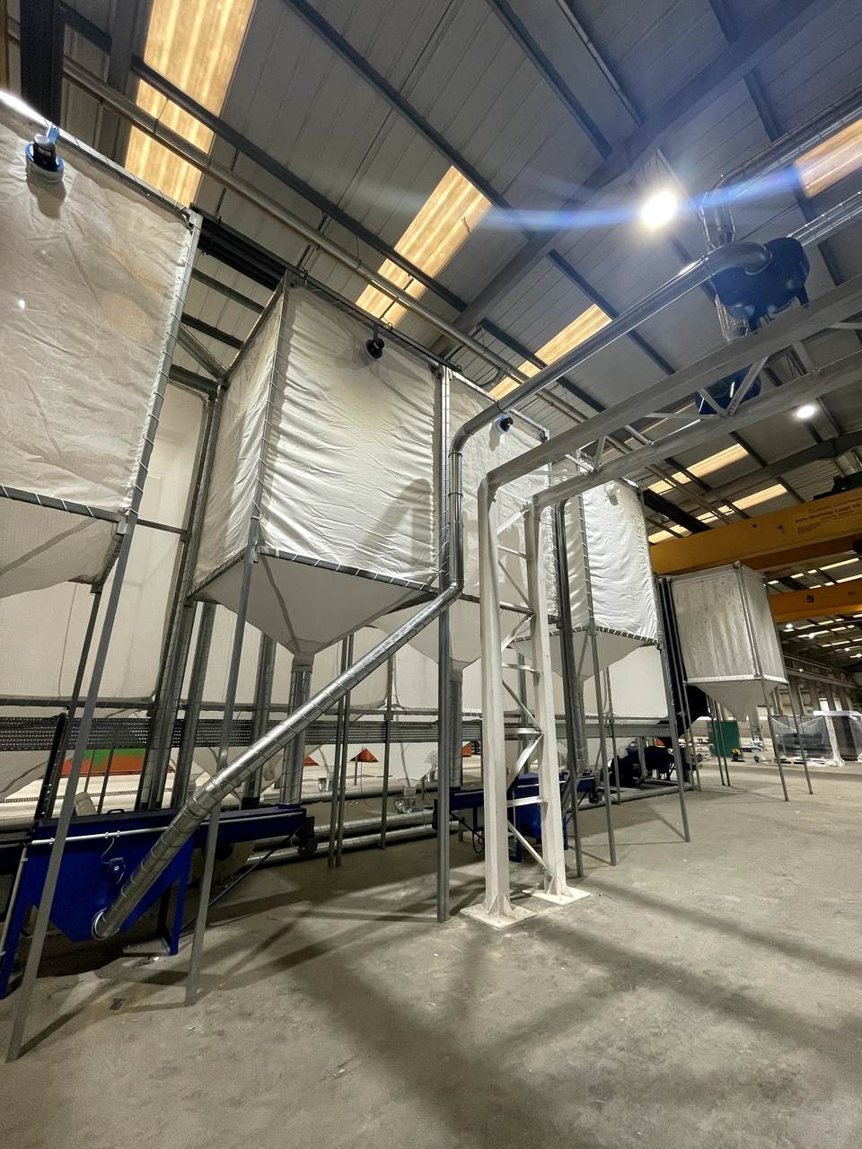 Montaje industrial de silos y maquinaria en Leeds (Reino Unido) - imagen 2