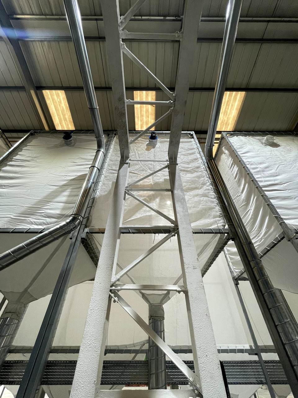 Montaje industrial de silos y maquinaria en Leeds (Reino Unido) - imagen 3